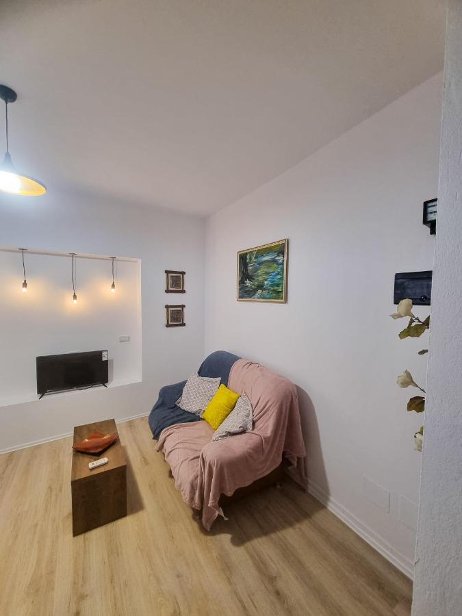 Cozy Apartment In City Center Тирана Екстер'єр фото