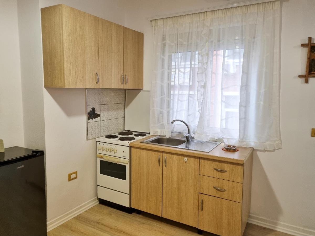 Cozy Apartment In City Center Тирана Екстер'єр фото