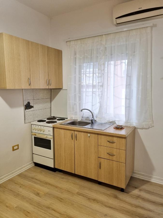 Cozy Apartment In City Center Тирана Екстер'єр фото